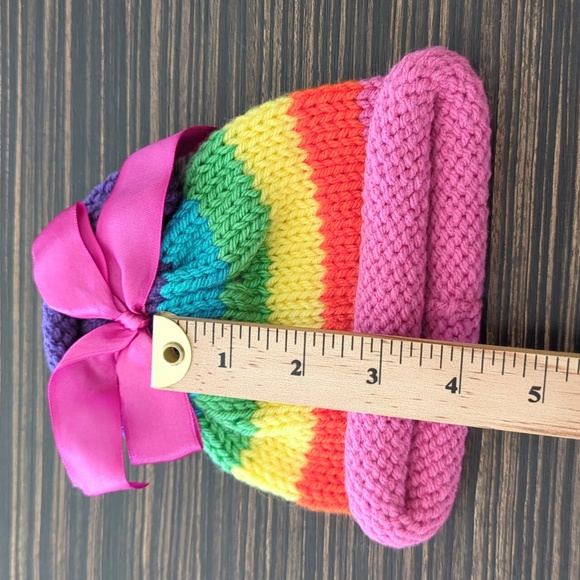 Newborn knitted rainbow hat - perfect for photoshoots - Picture 4 of 4